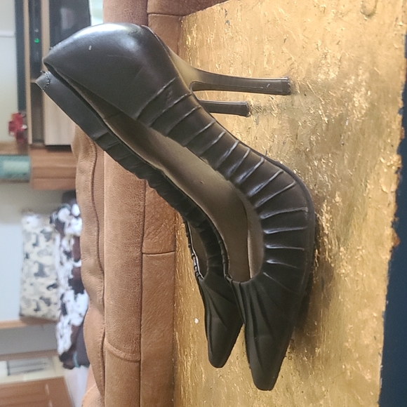 Elle Georgian Black Pointed Toe Stiletto | Heel | Pump| Size 7.5| - Picture 8 of 12